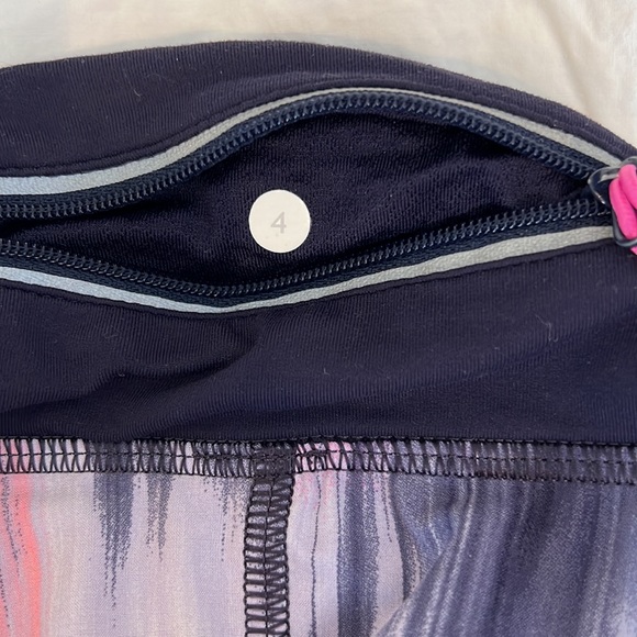 Lululemon speed short size 4 - Picture 3 of 5